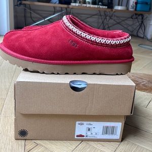 NEW IN BOX TAZZ UGG SLIPPER CLOG RED SZ 8